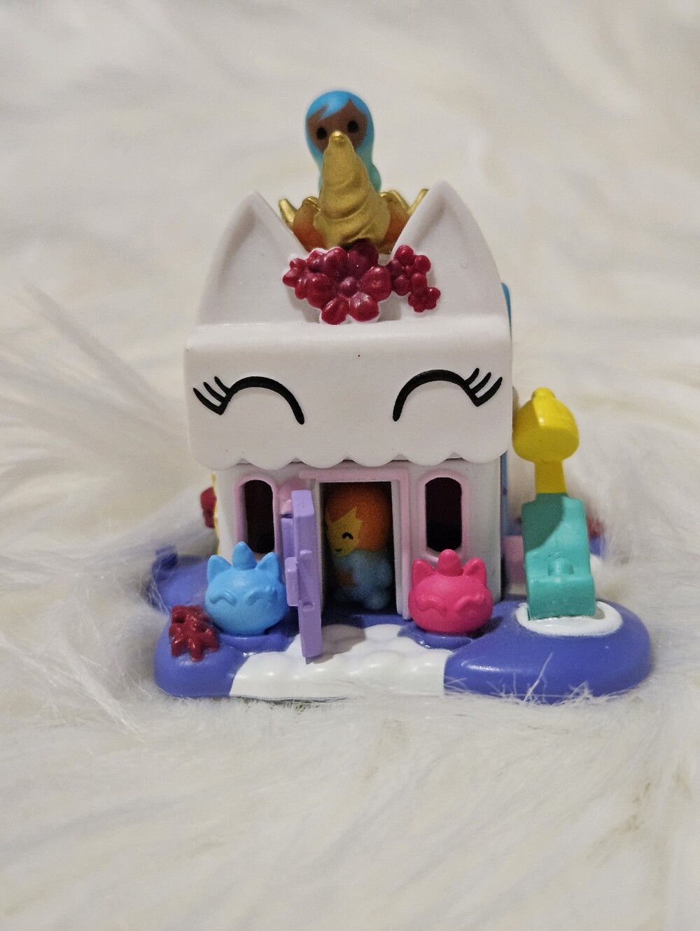 Unicorn Mini Dollhouse Playset with Micro mini Figures